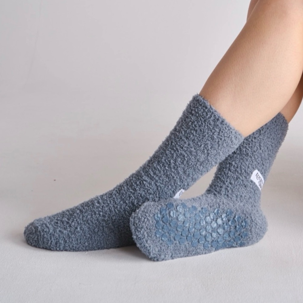 Lucky Honey the fuzzy slipper grip socks mist